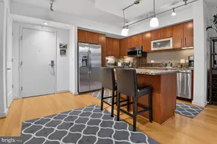 1025 1st St SE, Washington, DC 20003 - Photo 2