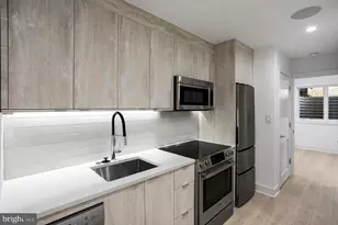 4 R St NW, Washington, DC 20001 - Photo 8
