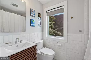 655 E St SE, Washington, DC 20003 - Photo 22