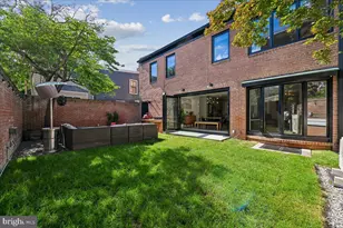 655 E St SE, Washington, DC 20003 - Photo 32