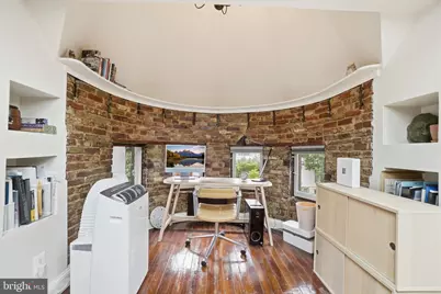 210 8th Street SE, Washington, DC 20003 - Photo 32