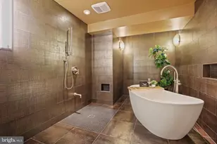 8226 West Beach Dr NW, Washington, DC 20012 - Photo 52