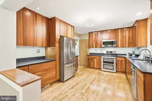 8226 West Beach Dr NW, Washington, DC 20012 - Photo 16
