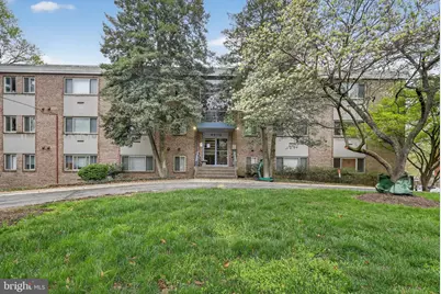 4570 Macarthur Boulevard NW #208, Washington, DC 20007 - Photo 1