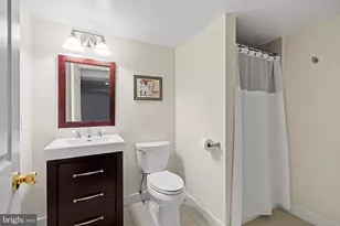 5213 Cathedral Ave NW, Washington, DC 20016 - Photo 50