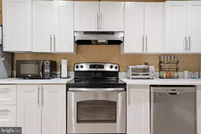 1425 Wisconsin Avenue NW #1, Washington, DC 20007 - Photo 2