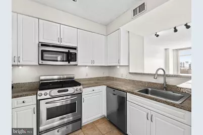 555 Massachusetts Avenue NW #1307, Washington, DC 20001 - Photo 6