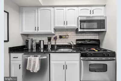 718 Park Road NW #1, Washington, DC 20010 - Photo 18