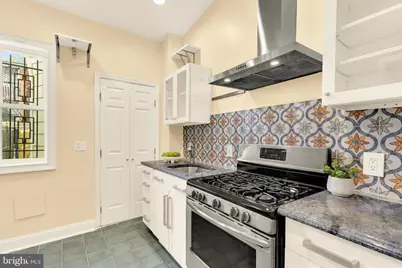 1115 Holbrook Terrace NE, Washington, DC 20002 - Photo 8