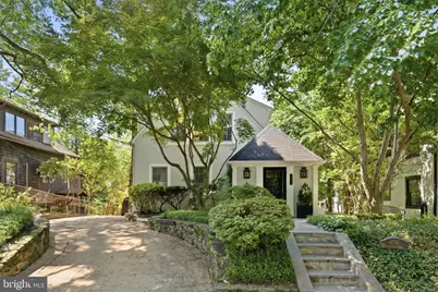 4310 Cathedral Avenue NW, Washington, DC 20016 - Photo 2