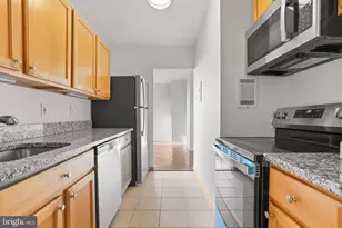 1718 P St NW, Washington, DC 20036 - Photo 16