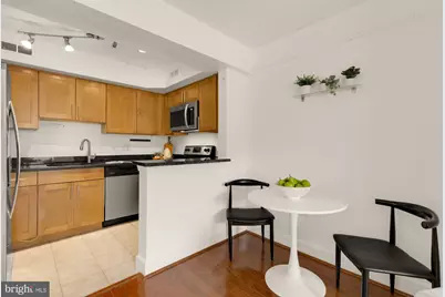 3601 38th Street NW #303, Washington, DC 20016 - Photo 4