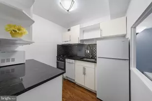 730 24th St NW, Washington, DC 20037 - Photo 6