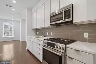 300 8th St NE, Washington, DC 20002 - Photo 4