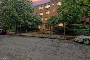 2325 42nd St NW, Washington, DC 20007 - Photo 24