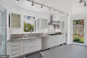 3113 45th St NW, Washington, DC 20016 - Photo 14
