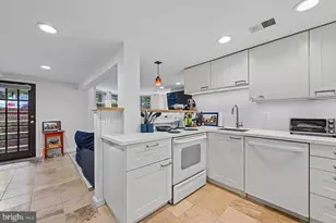 21 4th St NE, Washington, DC 20002 - Photo 30