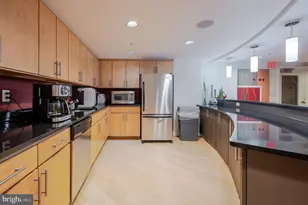 915 E St NW, Washington, DC 20004 - Photo 30