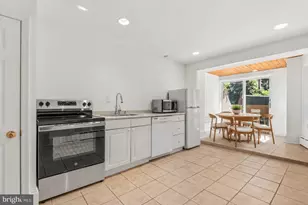 3044 Cambridge Pl NW, Washington, DC 20007 - Photo 18