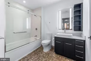 70 N Street SE, Washington, DC 20003 - Photo 24