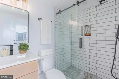 1012 17th Place NE #8, Washington, DC 20002 - Photo 16