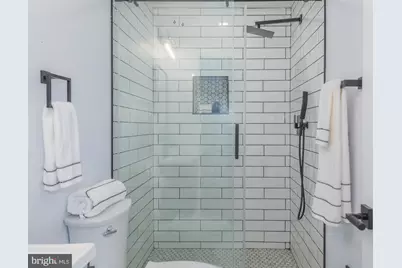 1012 17th Place NE #8, Washington, DC 20002 - Photo 12
