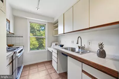 2500 Q Street NW #449, Washington, DC 20007 - Photo 20