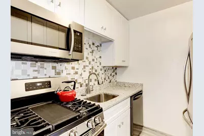 2400 41st Street NW #203, Washington, DC 20007 - Photo 12