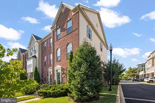 3801 Commodore Joshua Barney Dr NE, Washington, DC 20018 - Photo 2