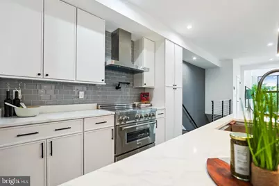 304 K Street NE #1, Washington, DC 20002 - Photo 2
