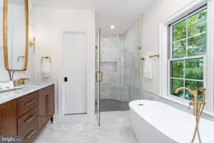 5631 MacArthur Blvd NW, Washington, DC 20016 - Photo 20