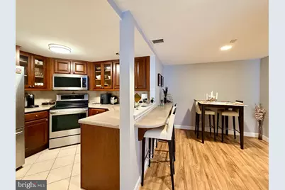 1080 Wisconsin Avenue NW #2004, Washington, DC 20007 - Photo 2
