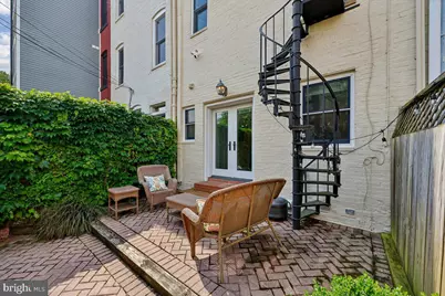 126 E Street SE, Washington, DC 20003 - Photo 30