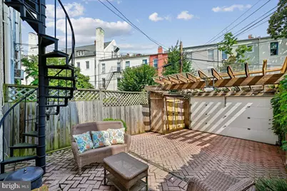 126 E Street SE, Washington, DC 20003 - Photo 32