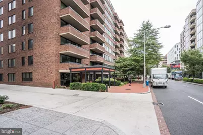 1140 23rd Street NW #806, Washington, DC 20037 - Photo 2
