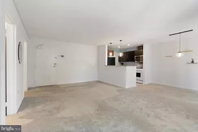 2400 41st Street NW #312, Washington, DC 20007 - Photo 4