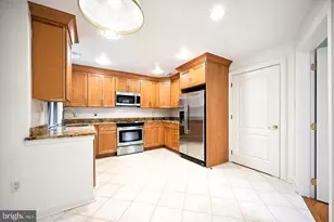 5330 Connecticut Ave NW, Washington, DC 20015 - Photo 16
