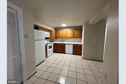 204 16th Street SE #B, Washington, DC 20003 - Photo 4