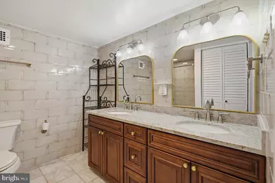 700 7th Street SW #827, Washington, DC 20024 - Photo 8