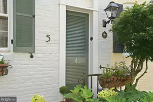 5 Pomander Walk NW, Washington, DC 20007 - Photo 18