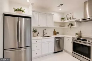 2209 Washington Cir NW, Washington, DC 20037 - Photo 10