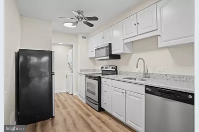 1001 26th Street NW #303, Washington, DC 20037 - Photo 16