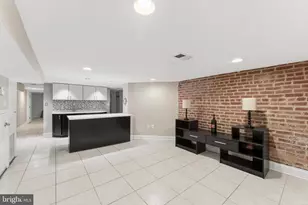 11 R St NW, Washington, DC 20001 - Photo 2