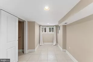 11 R St NW, Washington, DC 20001 - Photo 8