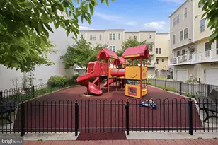 909 3rd Pl SE, Washington, DC 20003 - Photo 26