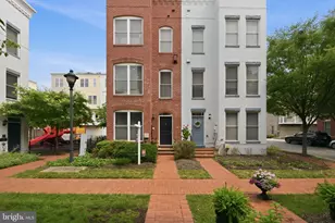 909 3rd Pl SE, Washington, DC 20003 - Photo 1