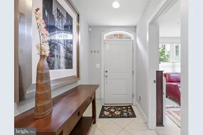 909 3rd Place SE, Washington, DC 20003 - Photo 2