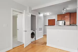 915 E St NW, Washington, DC 20004 - Photo 10