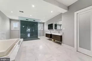 2421 1st St NW, Washington, DC 20001 - Photo 20