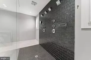 2421 1st St NW, Washington, DC 20001 - Photo 22